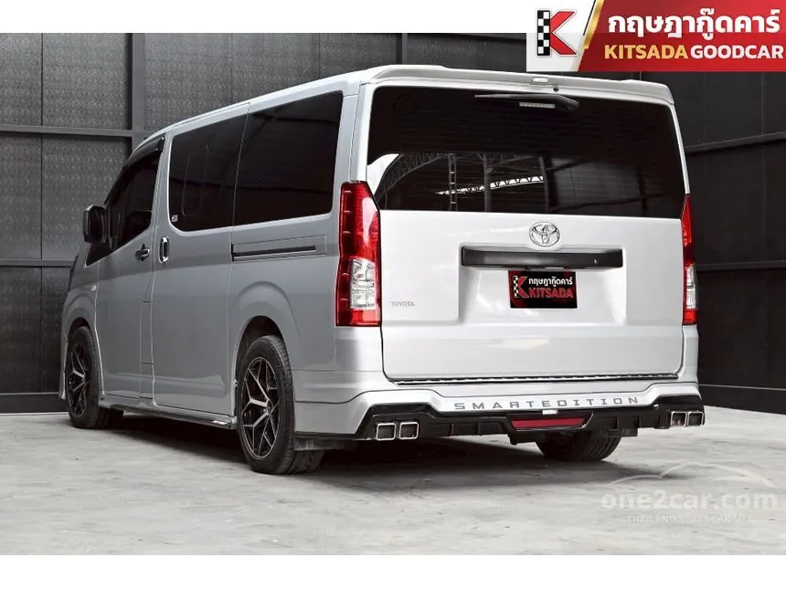 2020 Toyota HIACE GL Van
