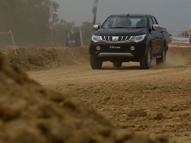 Mitsubishi Triton 2016 Manjakan Penumpang