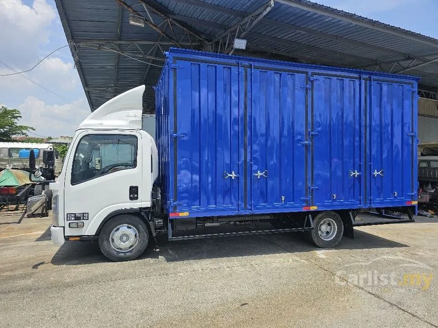 2024 Isuzu NPR Lorry