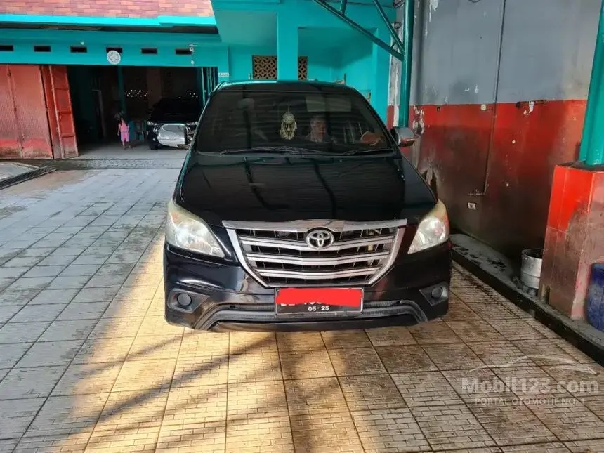 Jual Mobil Toyota Kijang Innova 2015 E 2.0 di Lampung Automatic MPV Hitam Rp 160.000.000