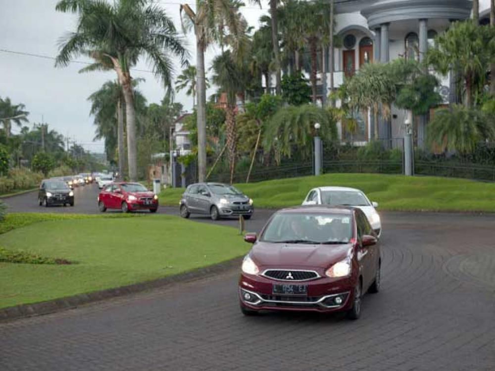 Konsumen Mitsubishi Mirage Pindah ke LCGC Tiga Baris