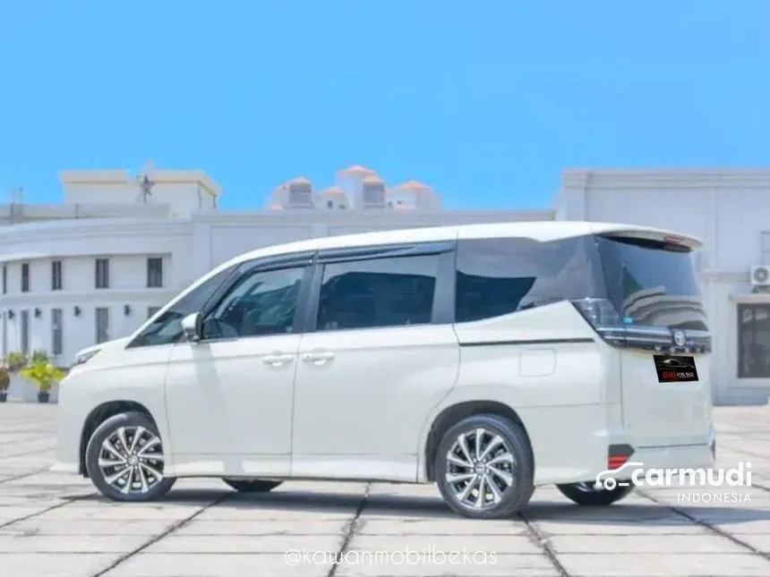 2022 Toyota Voxy Van Wagon