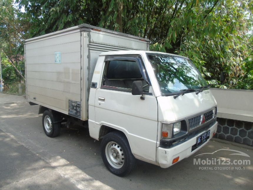 Jual Mobil Mitsubishi Colt L300  2010 Box  2 5 di Jawa Timur 