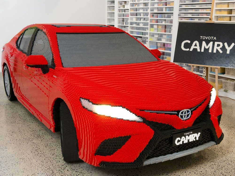 Toyota Camry Ini Terbuat dari 500 Ribu Keping Lego