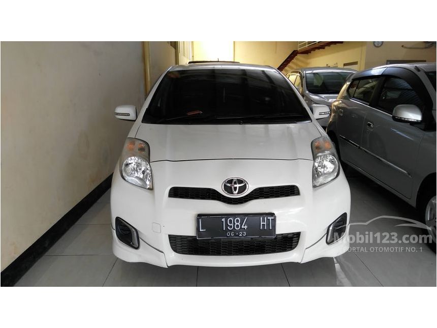 Jual Mobil  Toyota  Yaris  2013 E 1 5 di Jawa Timur Automatic 