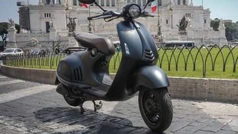 Vespa 946 Emporio Armani Sangat Eksklusif