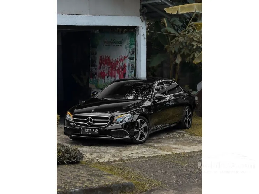 2021 Mercedes-Benz E300 AMG Line Sedan
