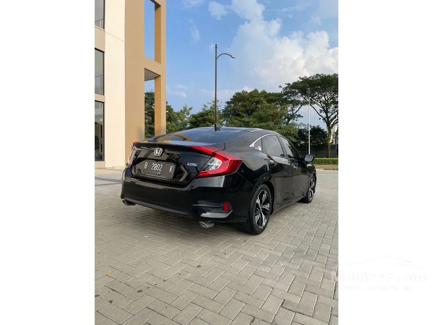 2016 Honda Civic ES Sedan