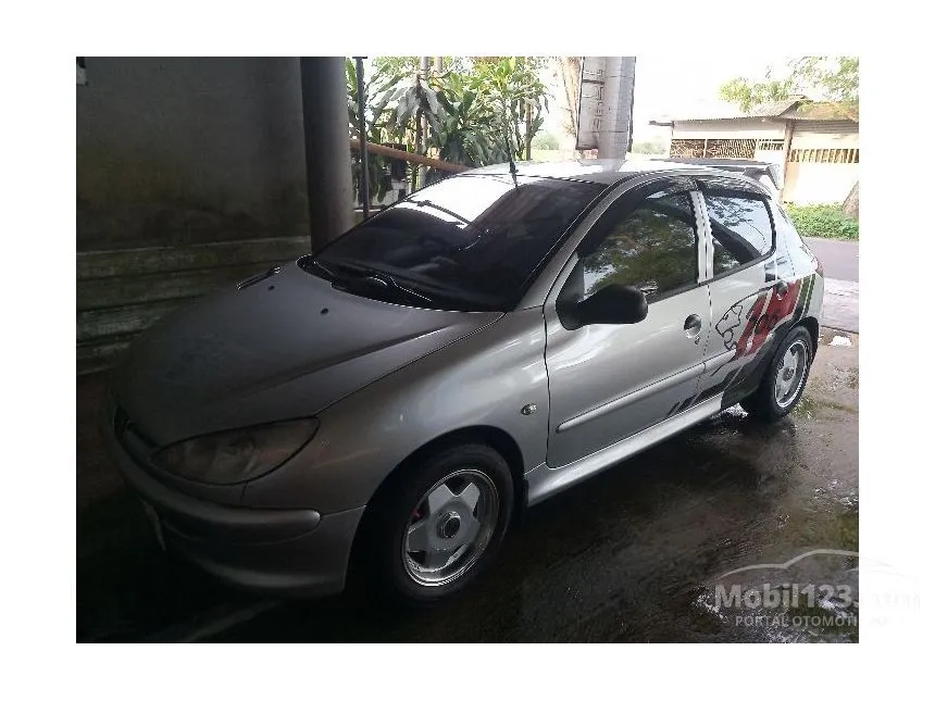 Jual Mobil Peugeot 206 2002 XR 1.4 di Jawa Timur Manual Hatchback