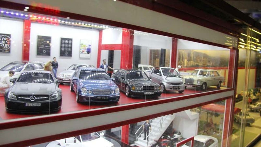 Intip Diorama dan Diecast Mercedes Benz di Pameran Mobil 
