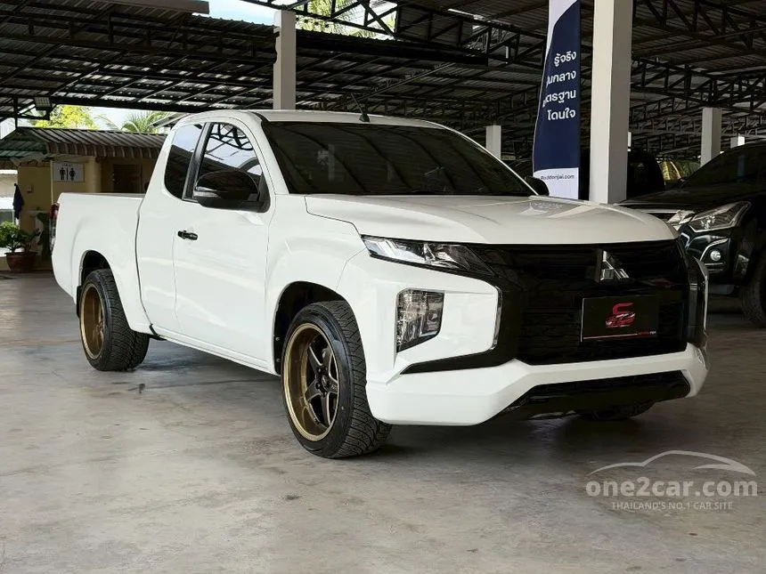2022 Mitsubishi TRITON GLX Mega Cab Pickup