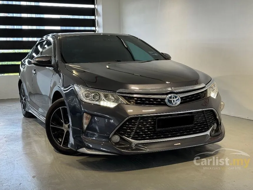 2015 Toyota Camry Hybrid Sedan