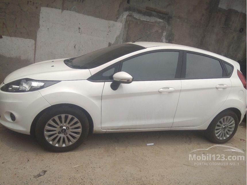 Jual Mobil Ford Fiesta 2011 Trend 1.4 di DKI Jakarta 