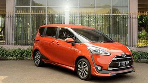 Toyota Sienta tipe V 2017 Didiskon Rp 40 juta