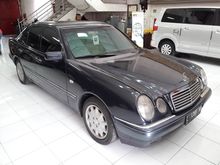 Mercy E320 hitam 1998, plat L dari baru, Low KM, record HARTONO RAYA