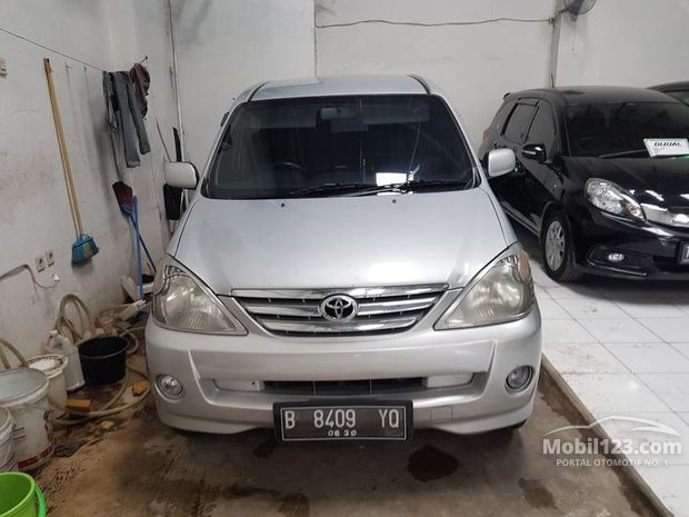 Toyota Avanza Mobil bekas dijual di Jawa-barat Indonesia 