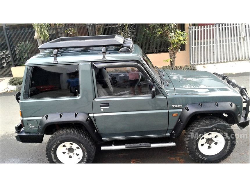 Jual Mobil Daihatsu Taft 1997 GT 2.8 di Jawa Barat Manual SUV Hijau Rp 