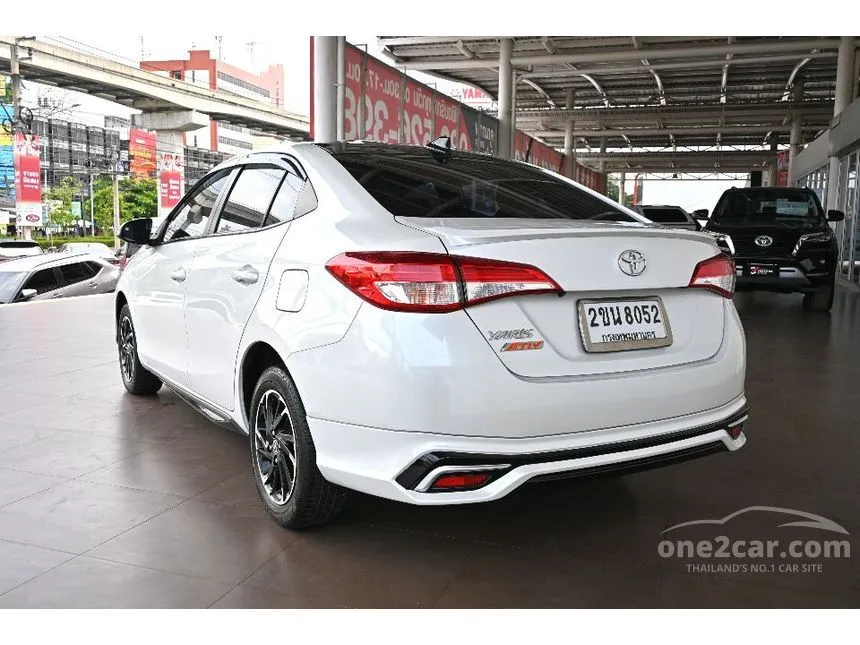 2022 Toyota Yaris Ativ Sport Premium Sedan