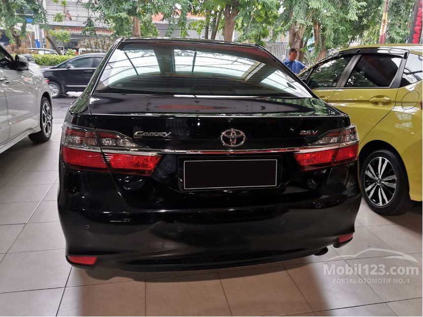 Jual Mobil Toyota Camry 2016 V 2.5 di Jawa Timur Automatic Sedan Hitam 