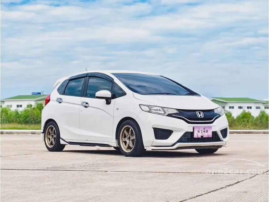 2017 Honda JAZZ V+ Hatchback