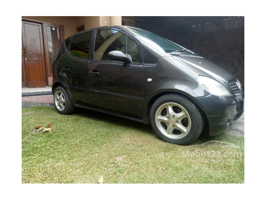 Jual Mobil Mercedes Benz A140 2001 Classic 1 4 di Jawa Jual Mobil Mercedes Benz A140 2001 Classic 1 4 di Jawa