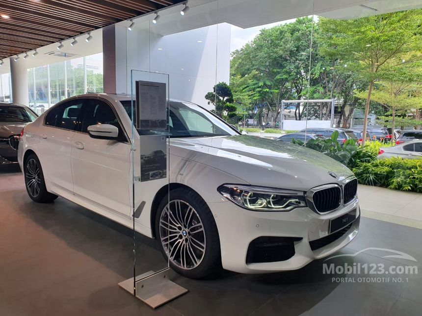 Jual Mobil BMW 530i 2019 M Sport 2.0 di Jawa Barat Automatic Sedan ...