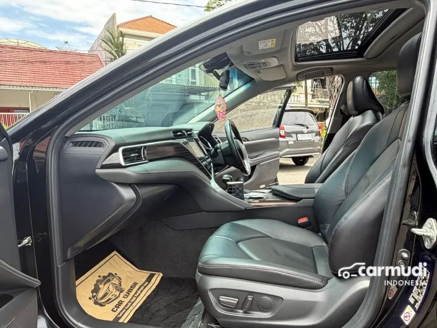 2019 Toyota Camry V Sedan