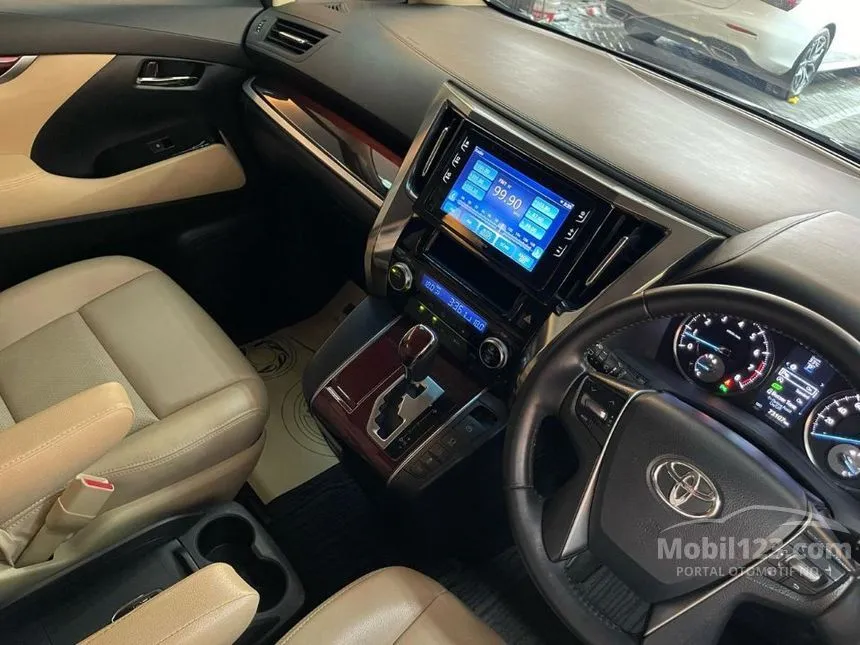 2014 Toyota Alphard X MPV