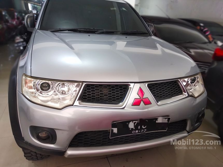 Jual Mobil  Mitsubishi Pajero  Sport 2012 GLX  2 5 di 