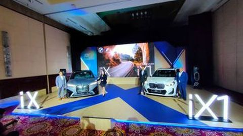 BMW Rilis Mobil Listrik Termurah Mereka di Indonesia dan iX Varian Baru
