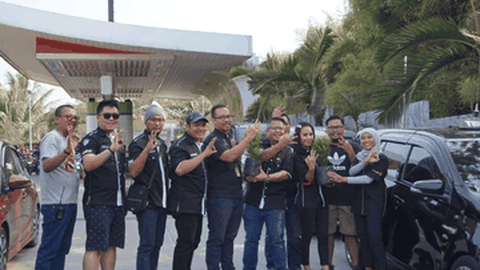 Komunitas Pecinta Mobil Hitam Ini Ingin Sebarkan Semangat ‘Go Green’