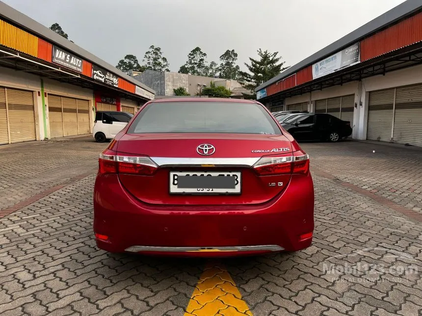 2015 Toyota Corolla Altis V Sedan