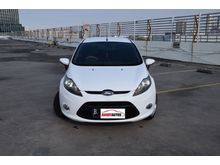 2012 Ford Fiesta 1.4 Trend Hatchback Automatic putih - Putih