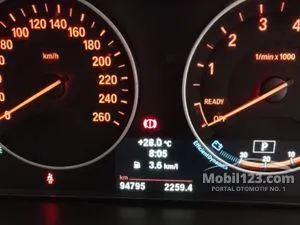 2013 BMW 320i 2.0 Luxury Sedan