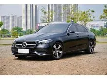 2023 Mercedes-Benz C200 1.5 Avantgarde Line Sedan Black on Black Odo 23 Rb (TERMURAH)