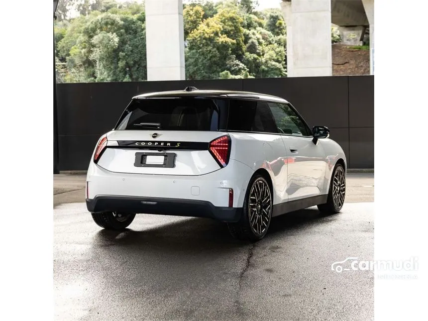 2024 MINI Cooper Cooper SE Hatchback