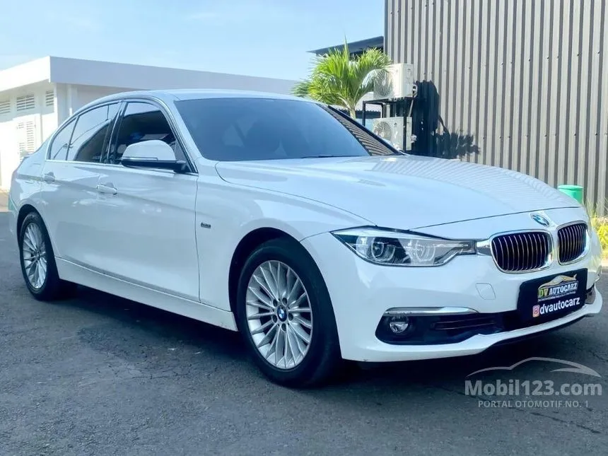 Jual Mobil BMW 320i 2018 Luxury 2.0 di DKI Jakarta Automatic Sedan Putih Rp 398.000.000
