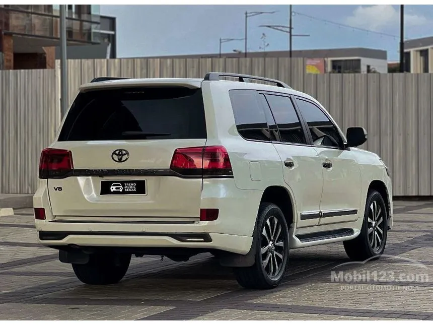 2014 Toyota Land Cruiser 200 Full spec SUV