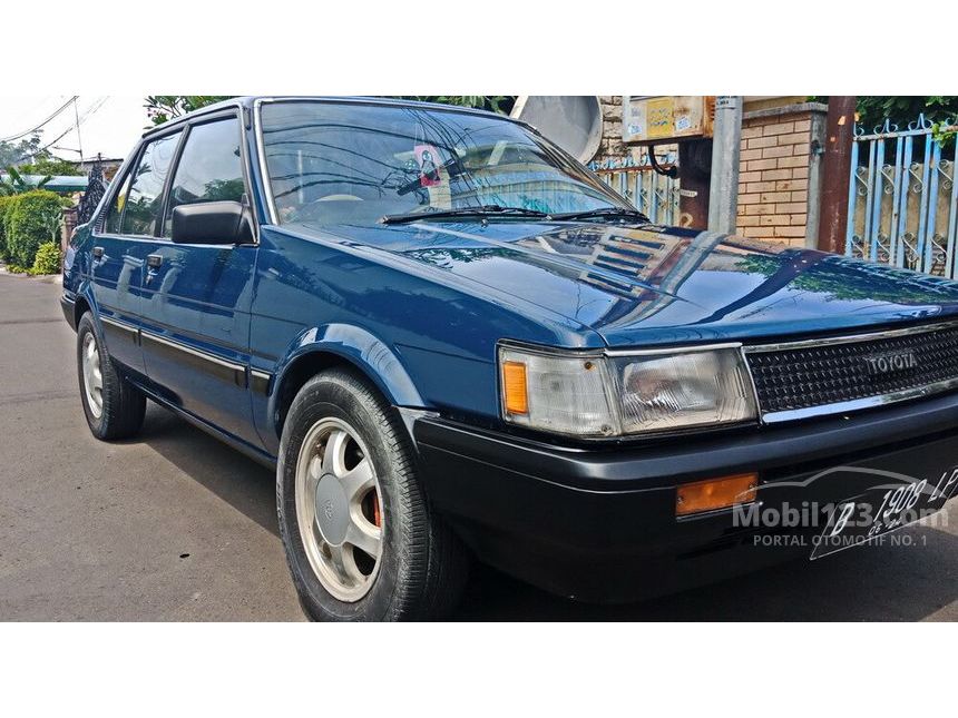 1987 Toyota Corolla Sedan