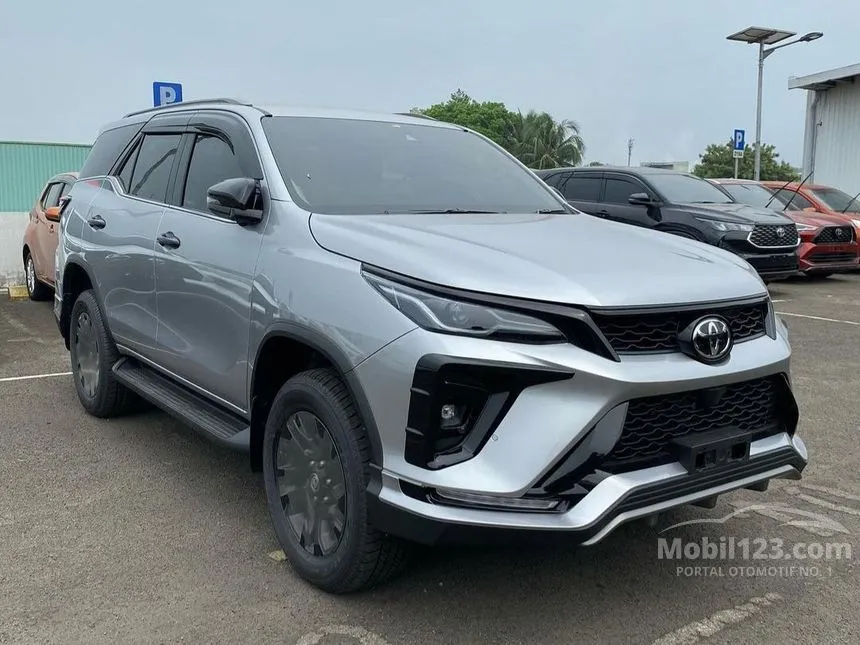 Jual Mobil Toyota Fortuner 2024 VRZ TSS GR Parts Aero Package 2.8 di DKI Jakarta Automatic SUV Silver Rp 643.200.000