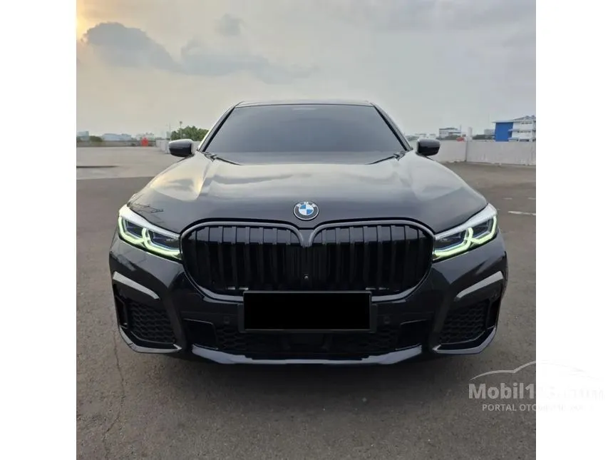 2022 BMW 730Li M Sport Sedan