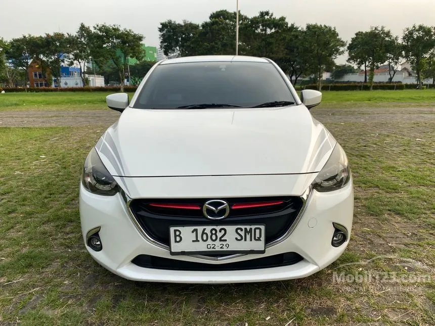 Jual Mobil Mazda 2 2015 GT 1.5 di Banten Automatic Hatchback Putih Rp 163.000.000