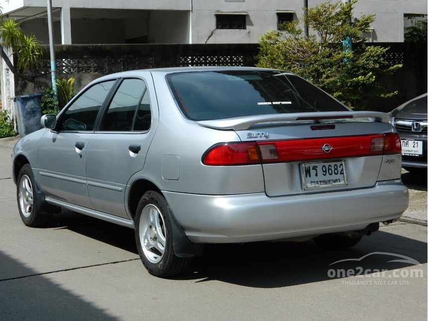 Nissan sunny ex saloon