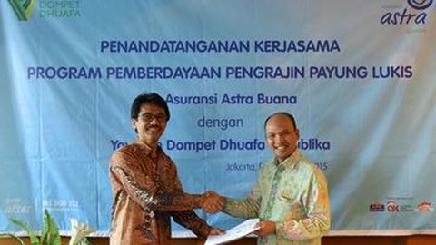 Asuransi Astra Bantu Pengerajin Payung di Klaten