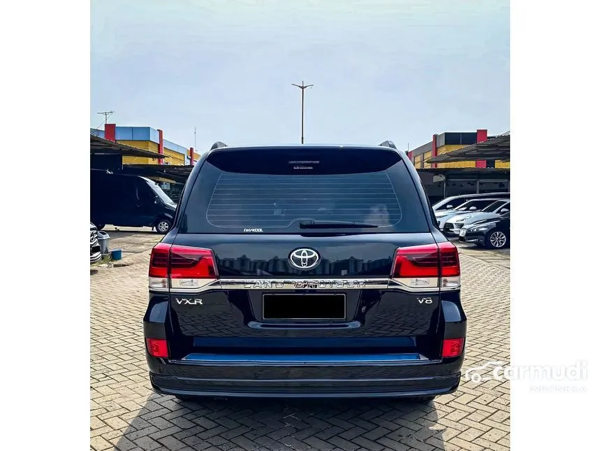 2019 Toyota Land Cruiser 200 VX-R SUV