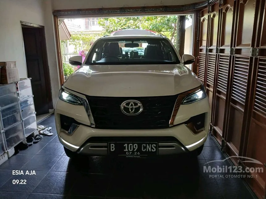 Jual Mobil Toyota Fortuner 2021 VRZ 2.4 di Jawa Barat Automatic SUV Putih Rp 445.000.000