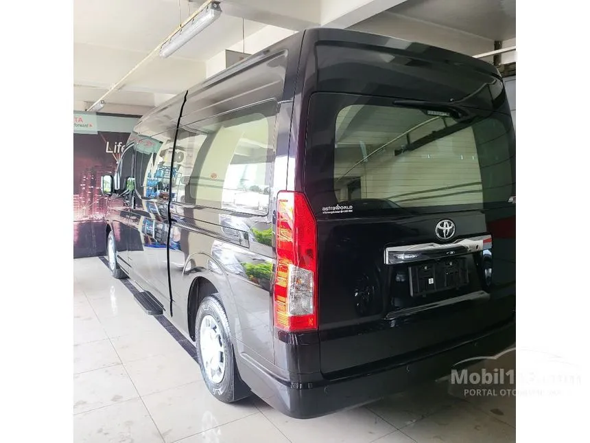 2025 Toyota Hiace Premio Van