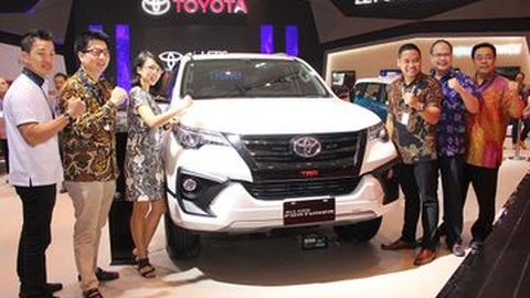 Toyota Tunjukkan Komitmen di GIIAS Medan 2017