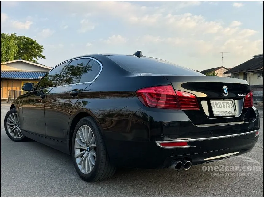 2015 BMW 528i Luxury Sedan
