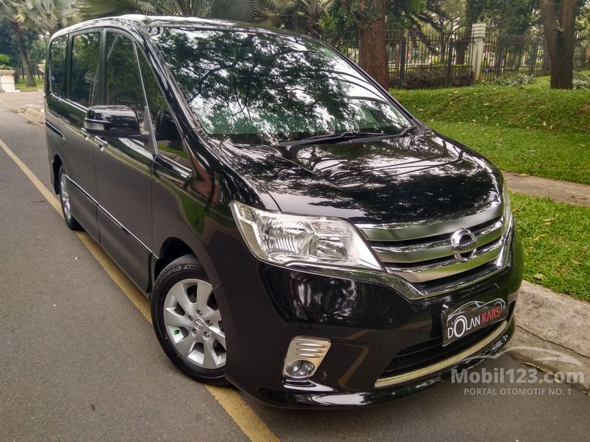 Nissan serena 2013